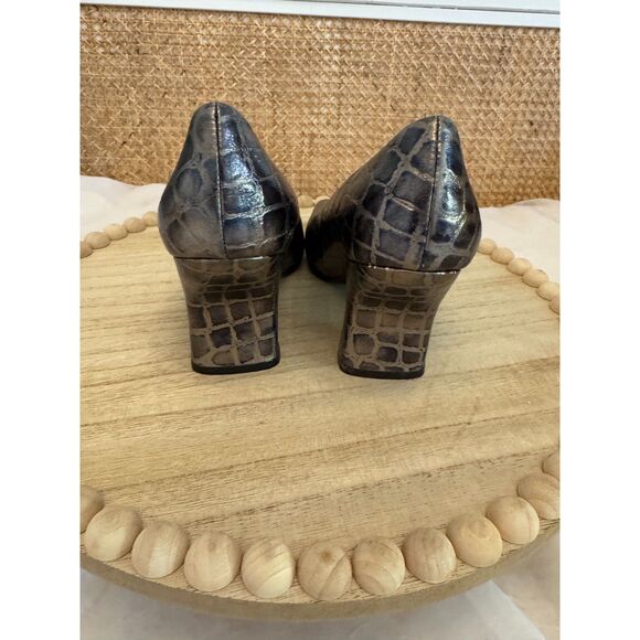Bellini Embossed Pumps (Silver Croc Pattern) - Picture 3 of 11